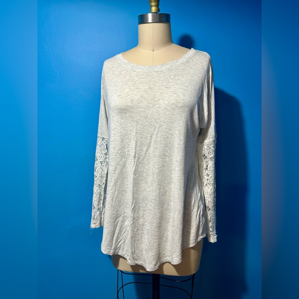 Bordeaux Heather Gray Lace Sleeve Long Top